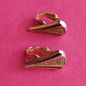 Vintage clip on earrings gold tone and black Vandoran